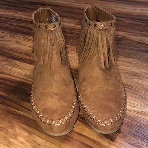 Western-style Fringe Booties